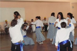 DANZA EN ACTO ESCOLAR