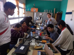 Proyecto Solidario: Reparación de Netbook para Escuelas Especiales. Prof. Laura Cartofield