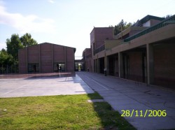 Uno de los patios de nuestra escuela.