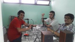 Profes y Estudiantes en la radio!!!