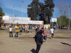 Amplio patio para realizar actividades de Educación Física