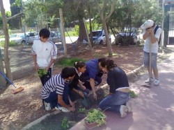 ALUMNOS EN JARDINERÍA