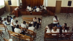 Grupo trabajando en clases