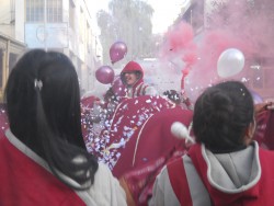 PRESENTACIÓN DE LOS BUZOS DE LOS ALUMNOS DE 5º AÑO